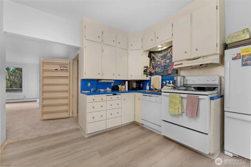 Property photo for 708 Warren Avenue N, Seattle photo 8