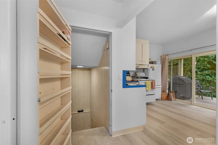 Property photo for 708 Warren Avenue N, Seattle photo 9