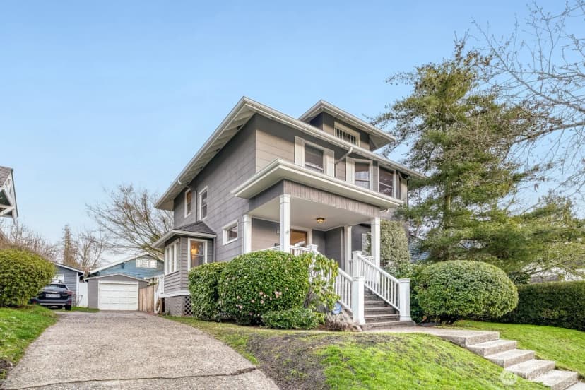 Property photo for 2830 33rd Avenue S, Seattle photo 2