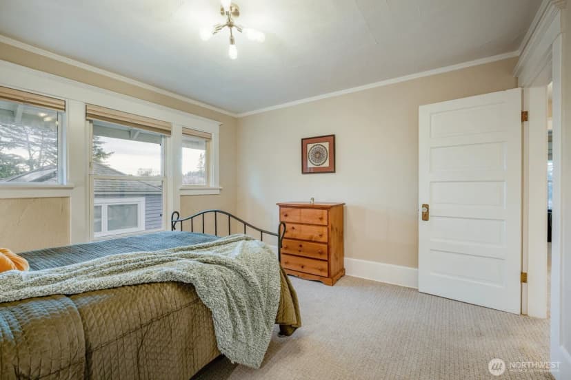 Property photo for 2830 33rd Avenue S, Seattle photo 14