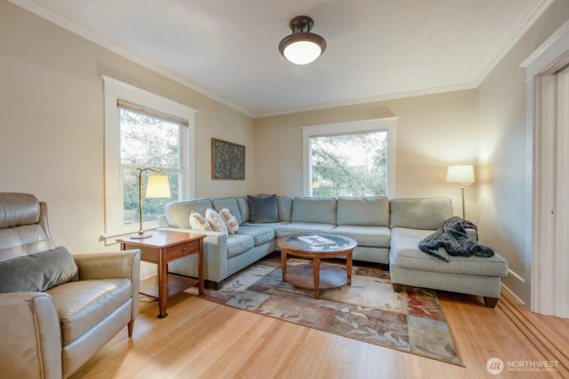 Property photo for 2830 33rd Avenue S, Seattle photo 5