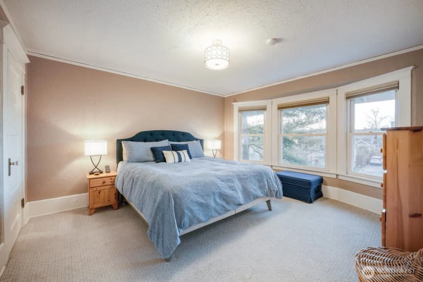 Property photo for 2830 33rd Avenue S, Seattle photo 16