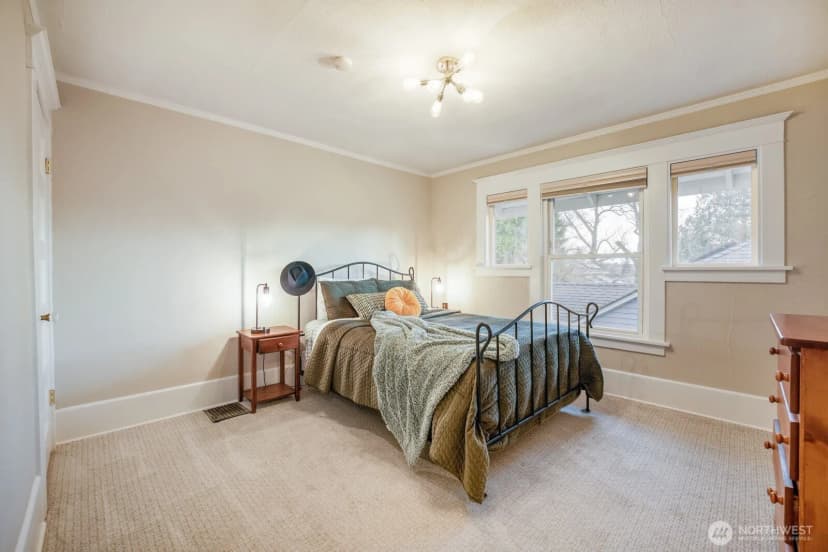 Property photo for 2830 33rd Avenue S, Seattle photo 13