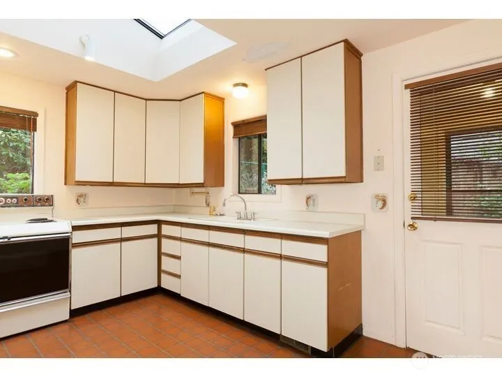 Property photo for 14044 Lenora Place N, Seattle photo 16