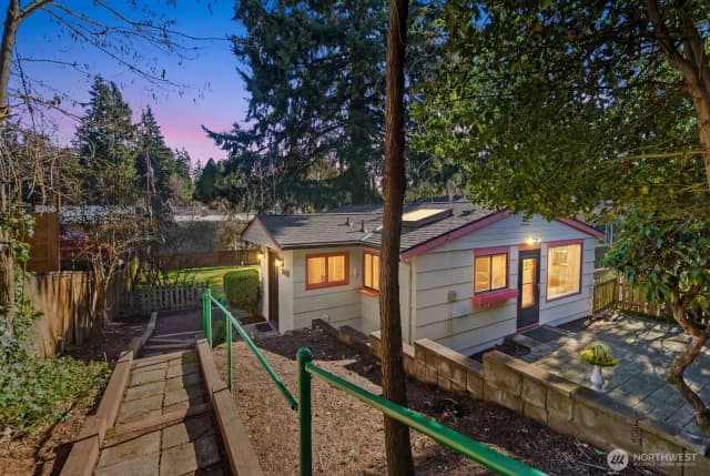 Property photo for 14044 Lenora Place N, Seattle photo 2