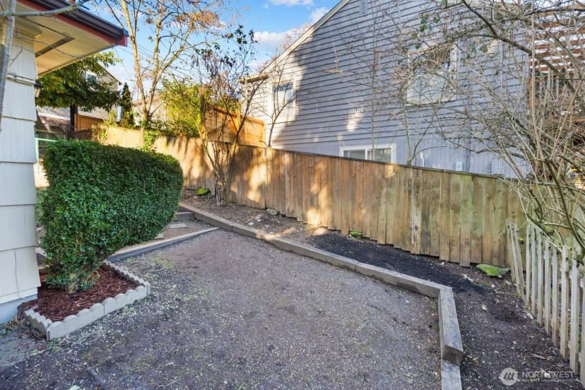 Property photo for 14044 Lenora Place N, Seattle photo 6