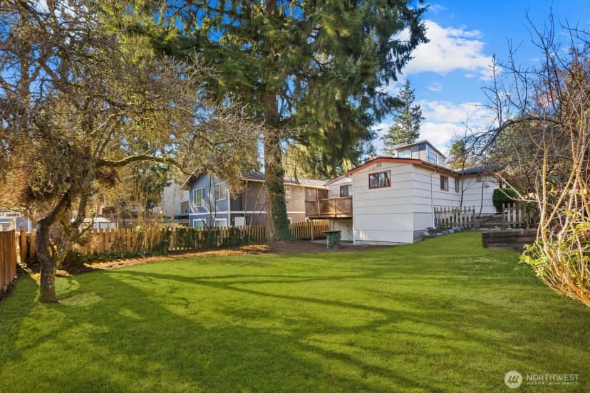 Property photo for 14044 Lenora Place N, Seattle photo 14