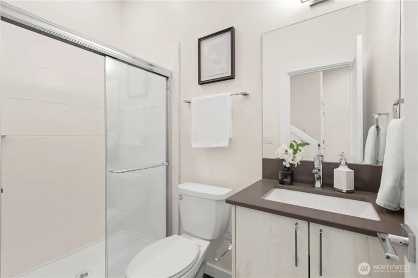 Property photo for 9518 Interlake Avenue N, Seattle photo 10