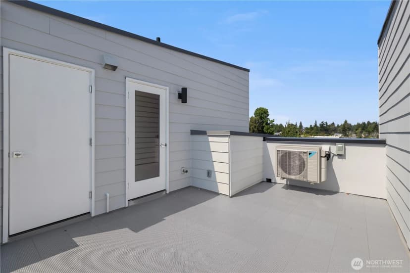 Property photo for 9518 Interlake Avenue N, Seattle photo 33