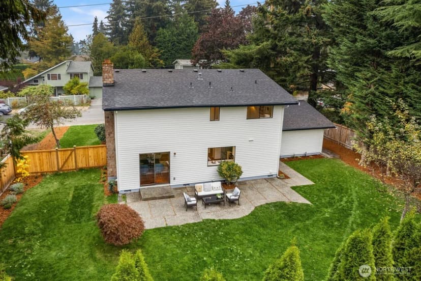 Property photo for 10703 Ne 53rd Street, Kirkland photo 8