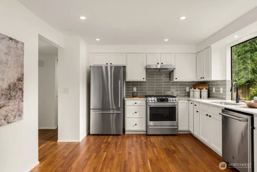Property photo for 10703 Ne 53rd Street, Kirkland photo 14