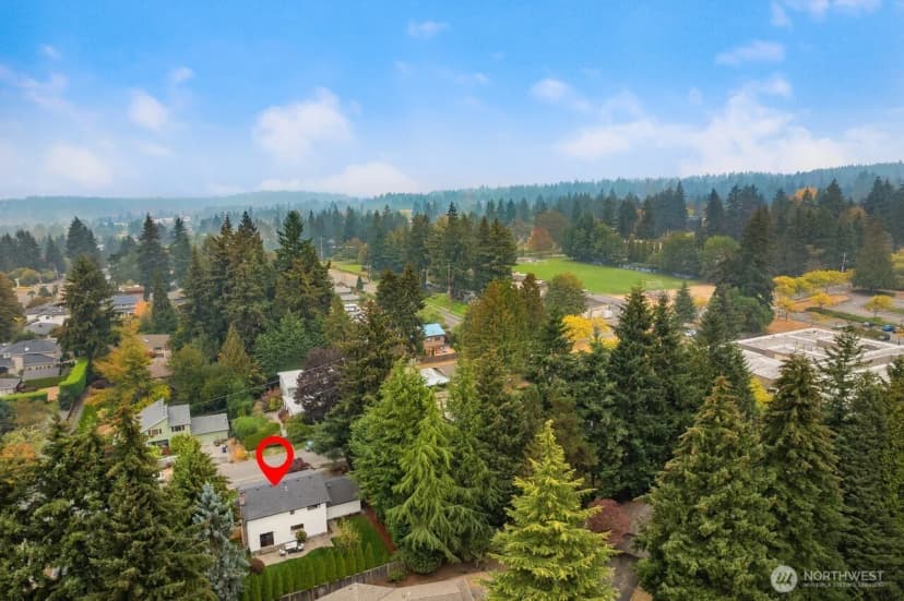 Property photo for 10703 Ne 53rd Street, Kirkland photo 11