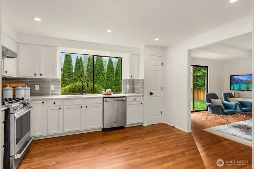 Property photo for 10703 Ne 53rd Street, Kirkland photo 15