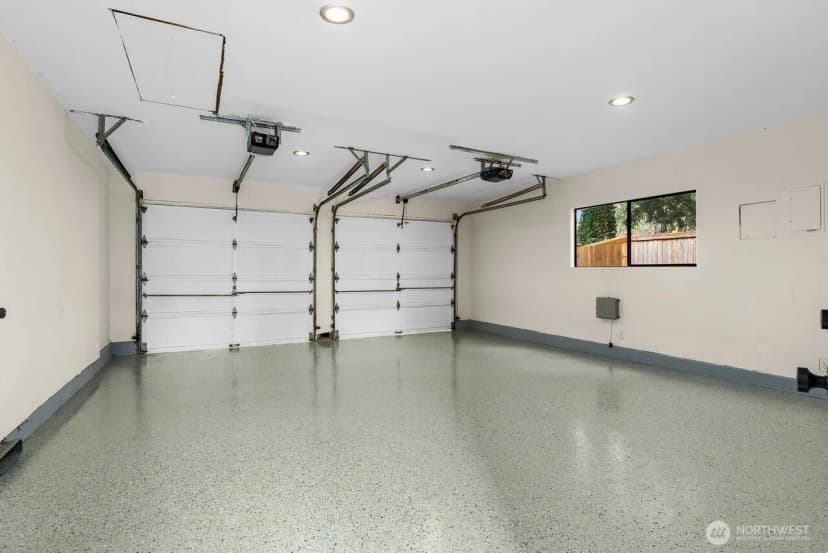 Property photo for 10703 Ne 53rd Street, Kirkland photo 30