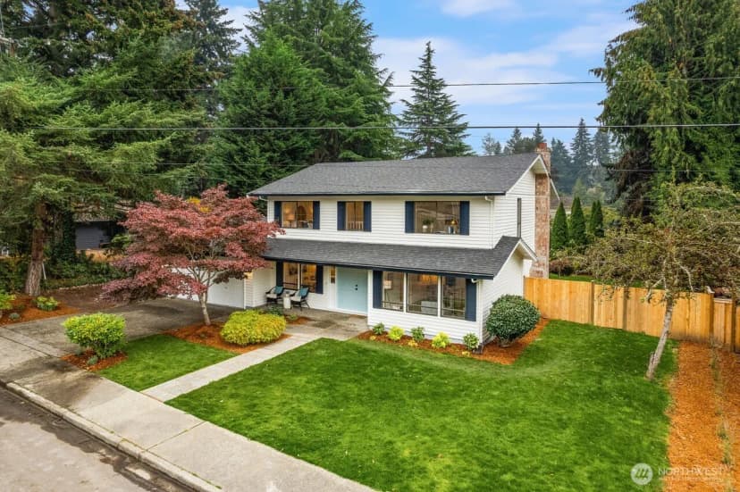 Property photo for 10703 Ne 53rd Street, Kirkland photo 3