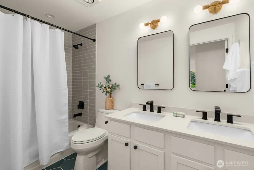 Property photo for 10703 Ne 53rd Street, Kirkland photo 29