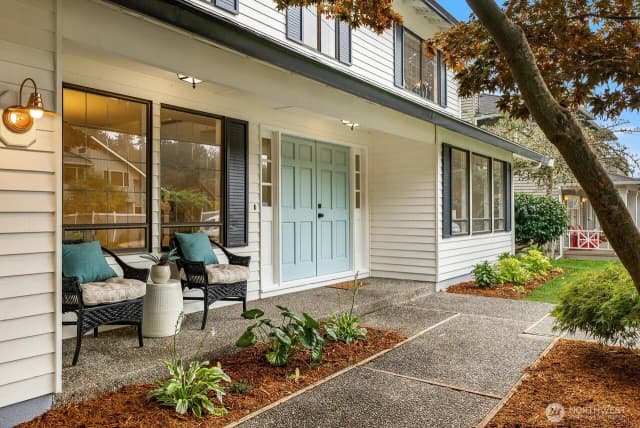 Property photo for 10703 Ne 53rd Street, Kirkland photo 5