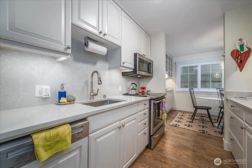 Property photo for 1616 41st Avenue E #101, Seattle photo 8
