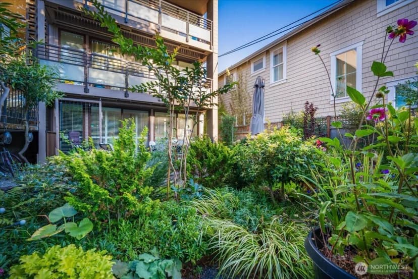 Property photo for 1616 41st Avenue E #101, Seattle photo 29