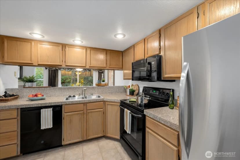 Property photo for 15907 Ne 40th Way #32a, Redmond photo 11