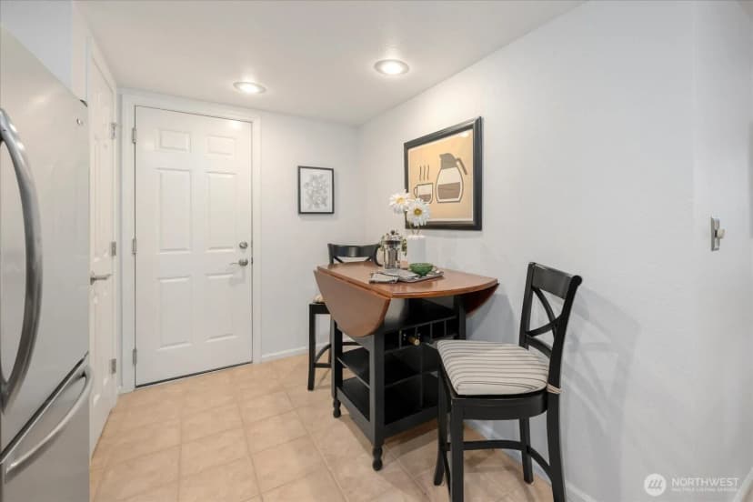 Property photo for 15907 Ne 40th Way #32a, Redmond photo 9