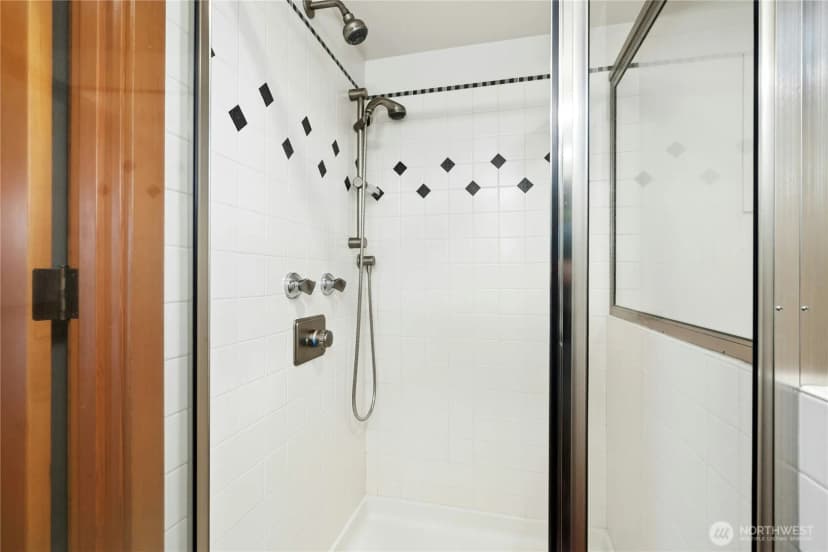 Property photo for 373 Mount Defiance Circle Sw, Issaquah photo 28