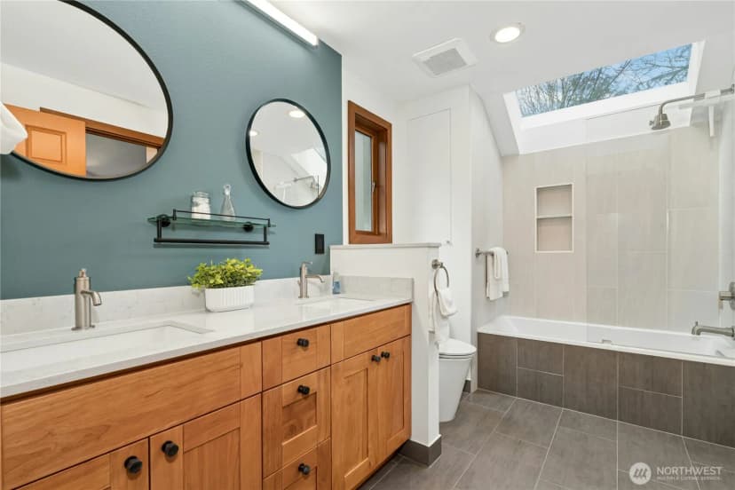 Property photo for 373 Mount Defiance Circle Sw, Issaquah photo 22