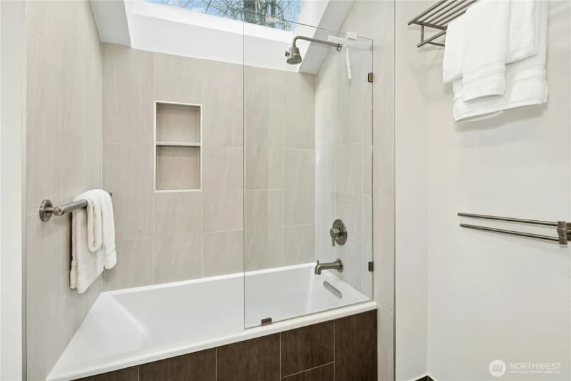 Property photo for 373 Mount Defiance Circle Sw, Issaquah photo 23