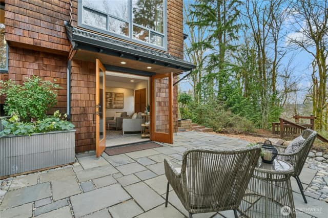Property photo for 373 Mount Defiance Circle Sw, Issaquah photo 4
