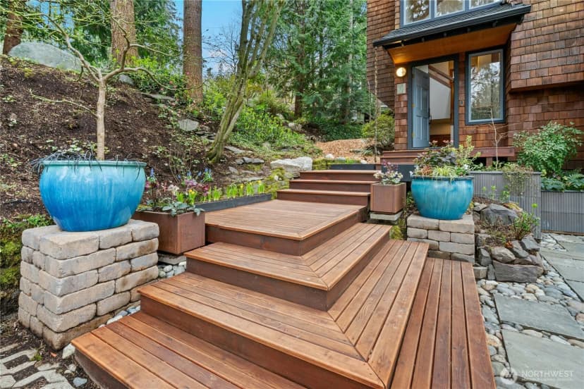 Property photo for 373 Mount Defiance Circle Sw, Issaquah photo 3