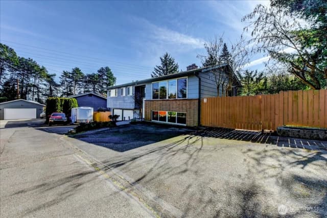Property photo for 11242 A Fremont Avenue N, Seattle photo 2