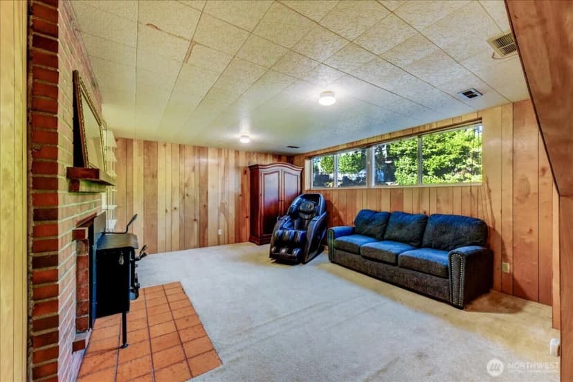 Property photo for 11242 A Fremont Avenue N, Seattle photo 16