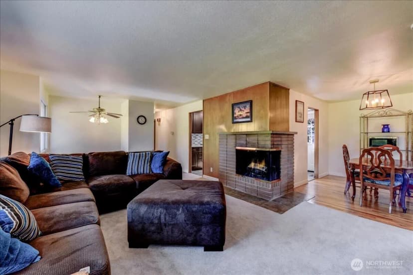 Property photo for 11242 A Fremont Avenue N, Seattle photo 6