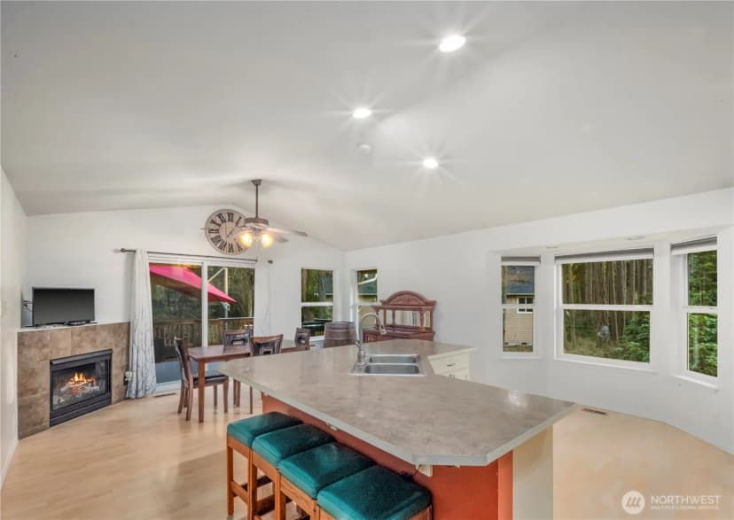 Property photo for 10405 Olympic Place, Anderson Island photo 8
