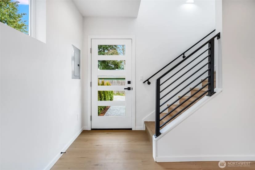 Property photo for 904 N 107th Street, Seattle photo 13