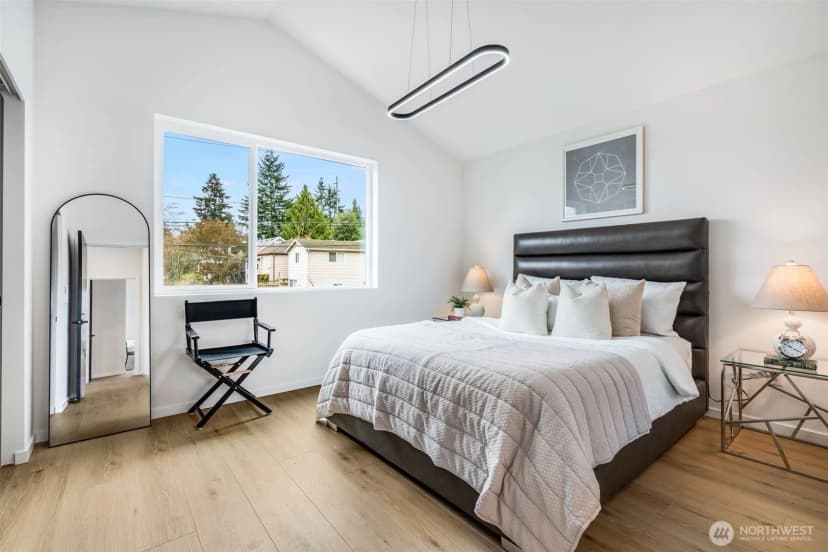 Property photo for 904 N 107th Street, Seattle photo 16