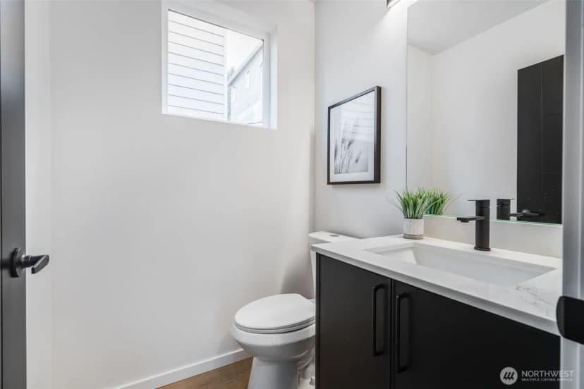 Property photo for 904 N 107th Street, Seattle photo 12