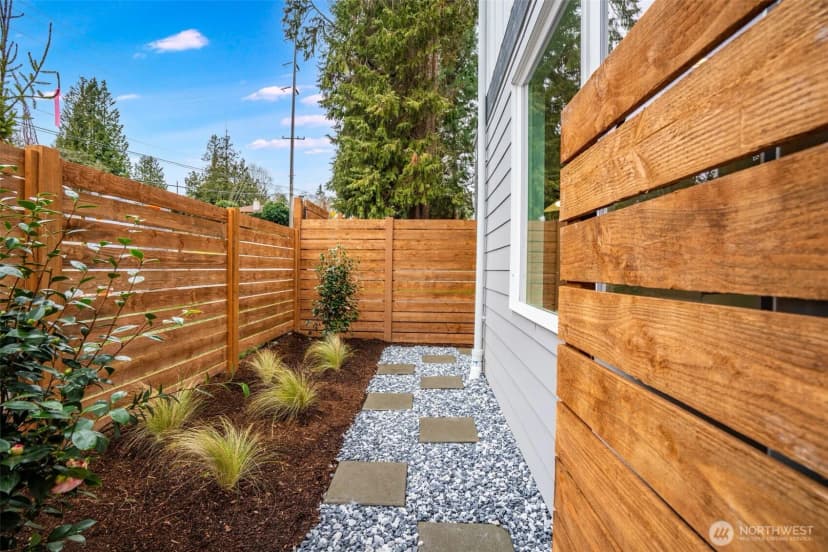 Property photo for 904 N 107th Street, Seattle photo 23