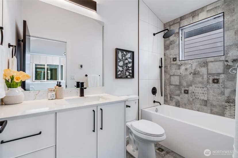 Property photo for 904 N 107th Street, Seattle photo 22