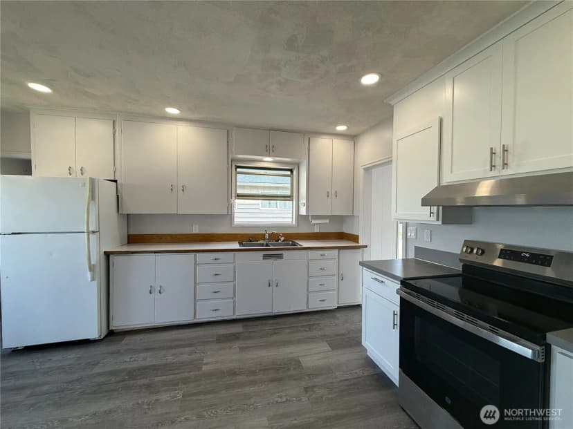 Property photo for 409 E Lopez Avenue, Port Angeles photo 10