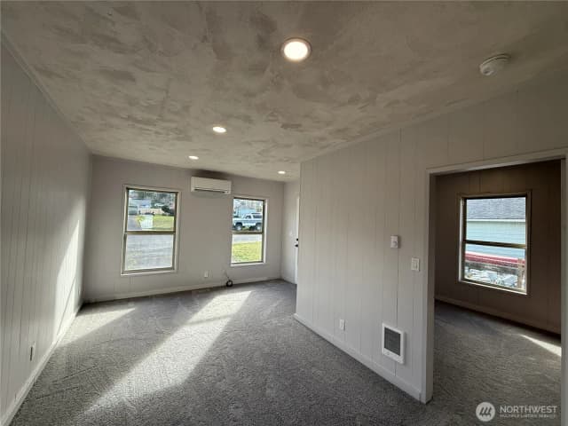 Property photo for 409 E Lopez Avenue, Port Angeles photo 3
