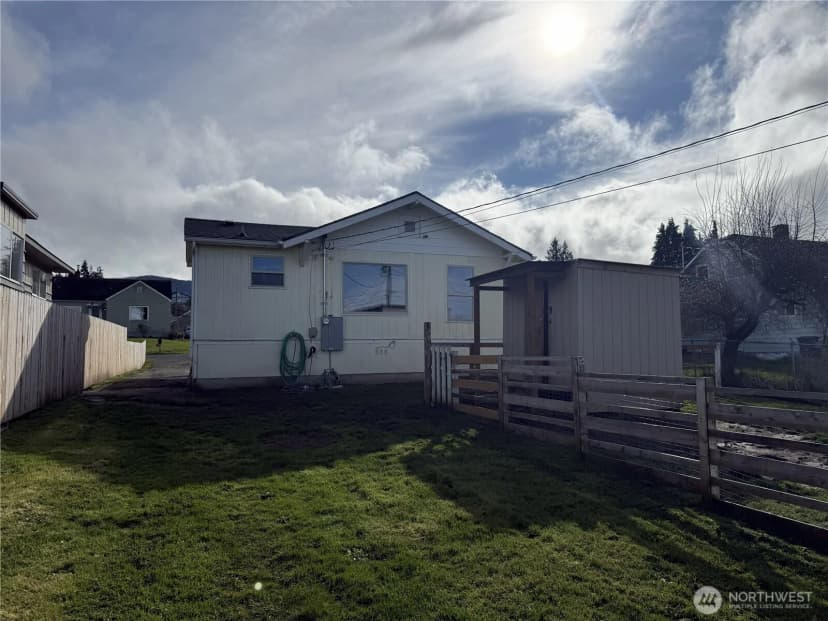 Property photo for 409 E Lopez Avenue, Port Angeles photo 13