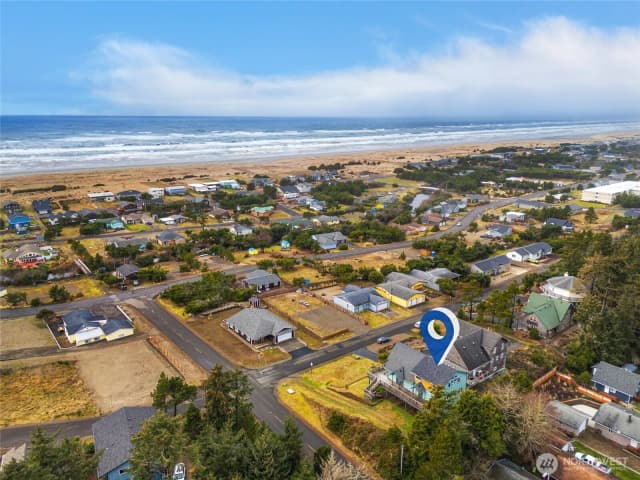Property photo for 31102 J Place, Ocean Park photo 4