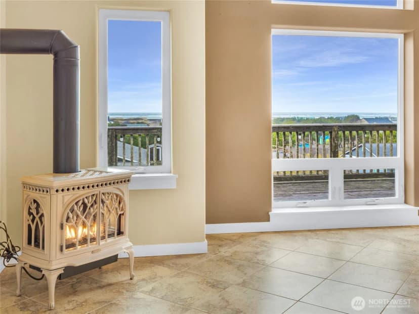 Property photo for 31102 J Place, Ocean Park photo 11