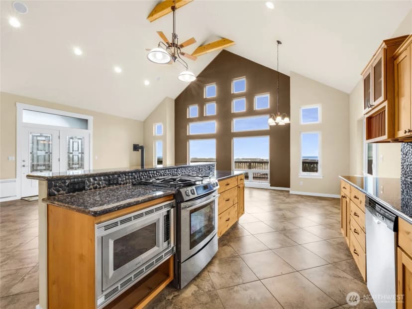 Property photo for 31102 J Place, Ocean Park photo 14