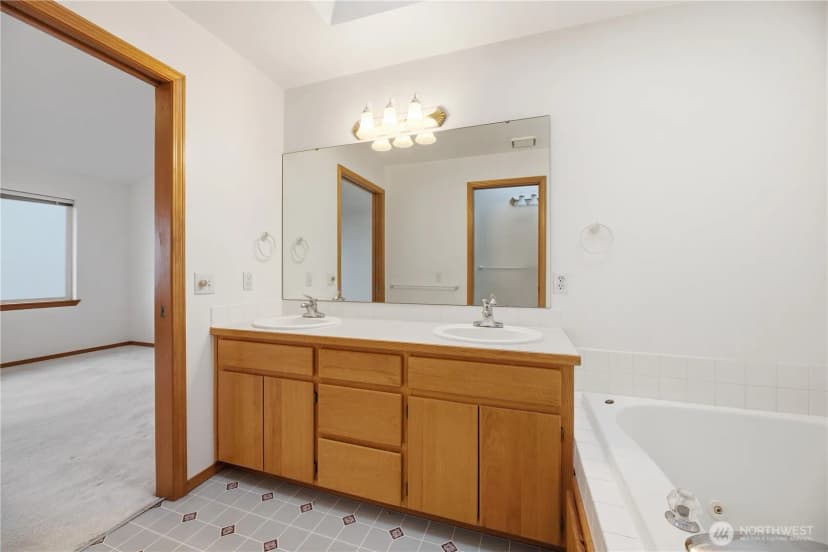 Property photo for 1924 5th Street Se, Puyallup photo 25