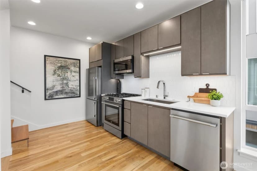 Property photo for 2409 W Boston Street #a, Seattle photo 4