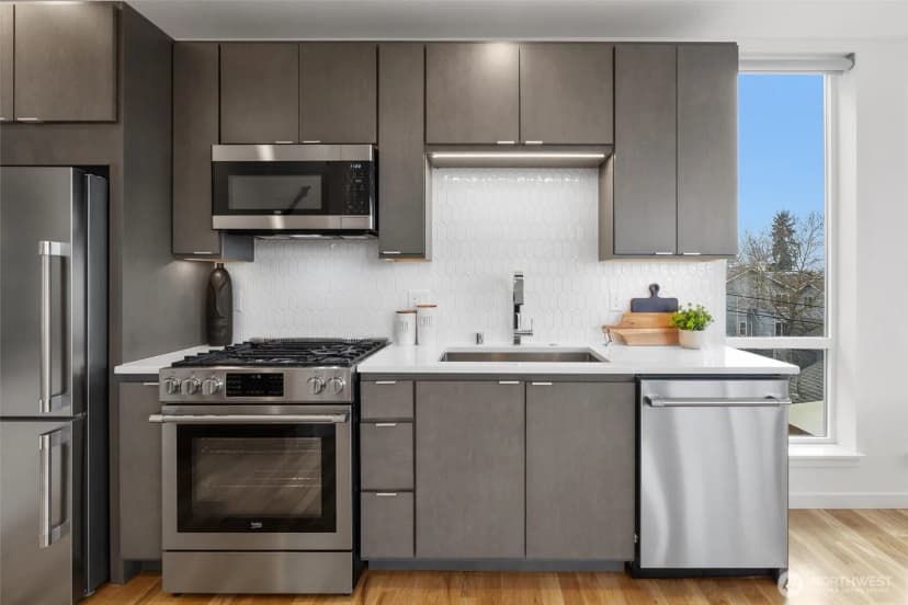 Property photo for 2409 W Boston Street #a, Seattle photo 5