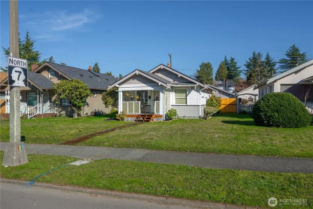 Property photo for 4509 Pacific Avenue, Tacoma photo 4