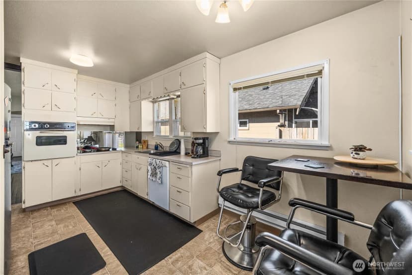 Property photo for 4509 Pacific Avenue, Tacoma photo 12